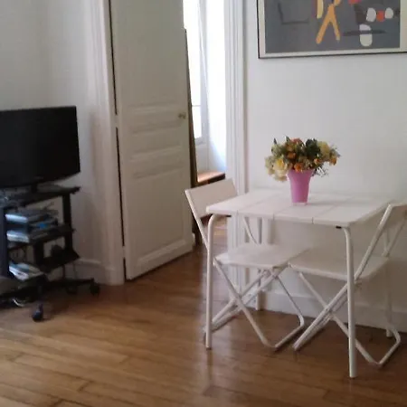 2 Pieces Faubourg Saint Germain 7 *