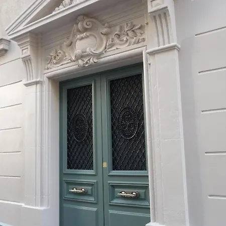 2 Pieces Faubourg Saint Germain 7 * パリ