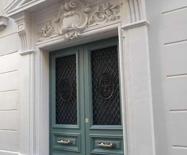 2 Pieces Faubourg Saint Germain 7 * Paris