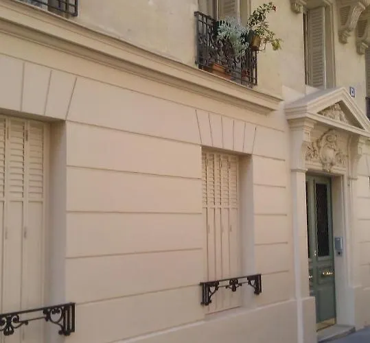 2 Pieces Faubourg Saint Germain 7 Paris